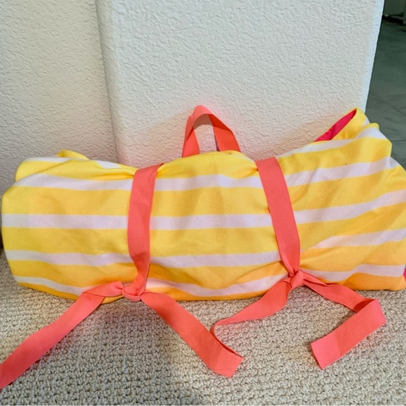 [🌟 PRICE FIRM] Victoria’s Secret Sunset Ombré Roll-Up Beach Towel with Liner - Picture 3 of 10